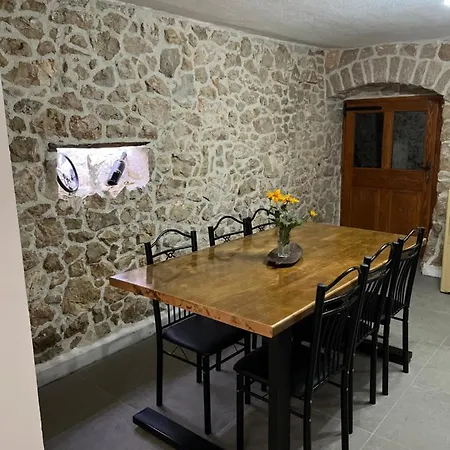 Stone House Chico בית נופש