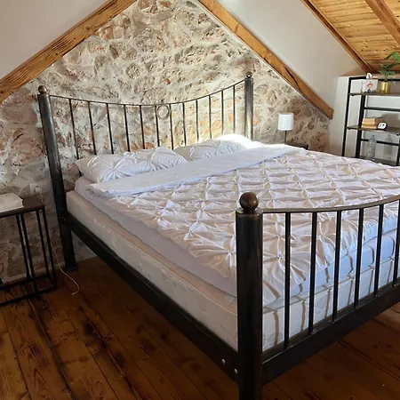 Stone House Chico בית נופש