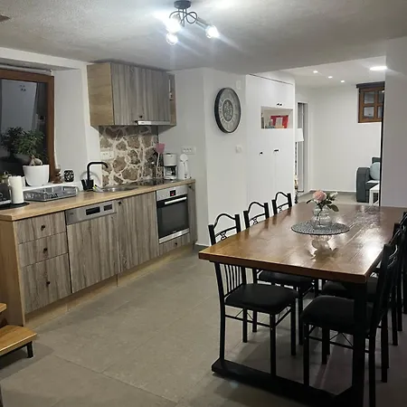Stone House Chico بيت للعطل