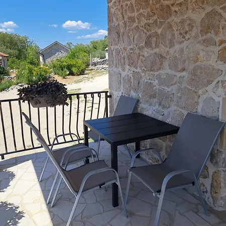 Stone House Chico بيت للعطل يوبوسكي